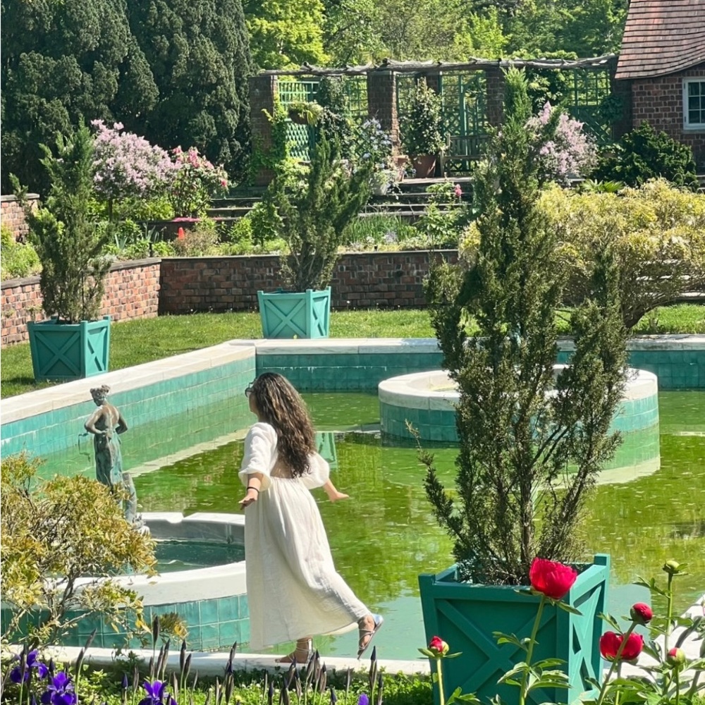 Meet your Posher, Gloria